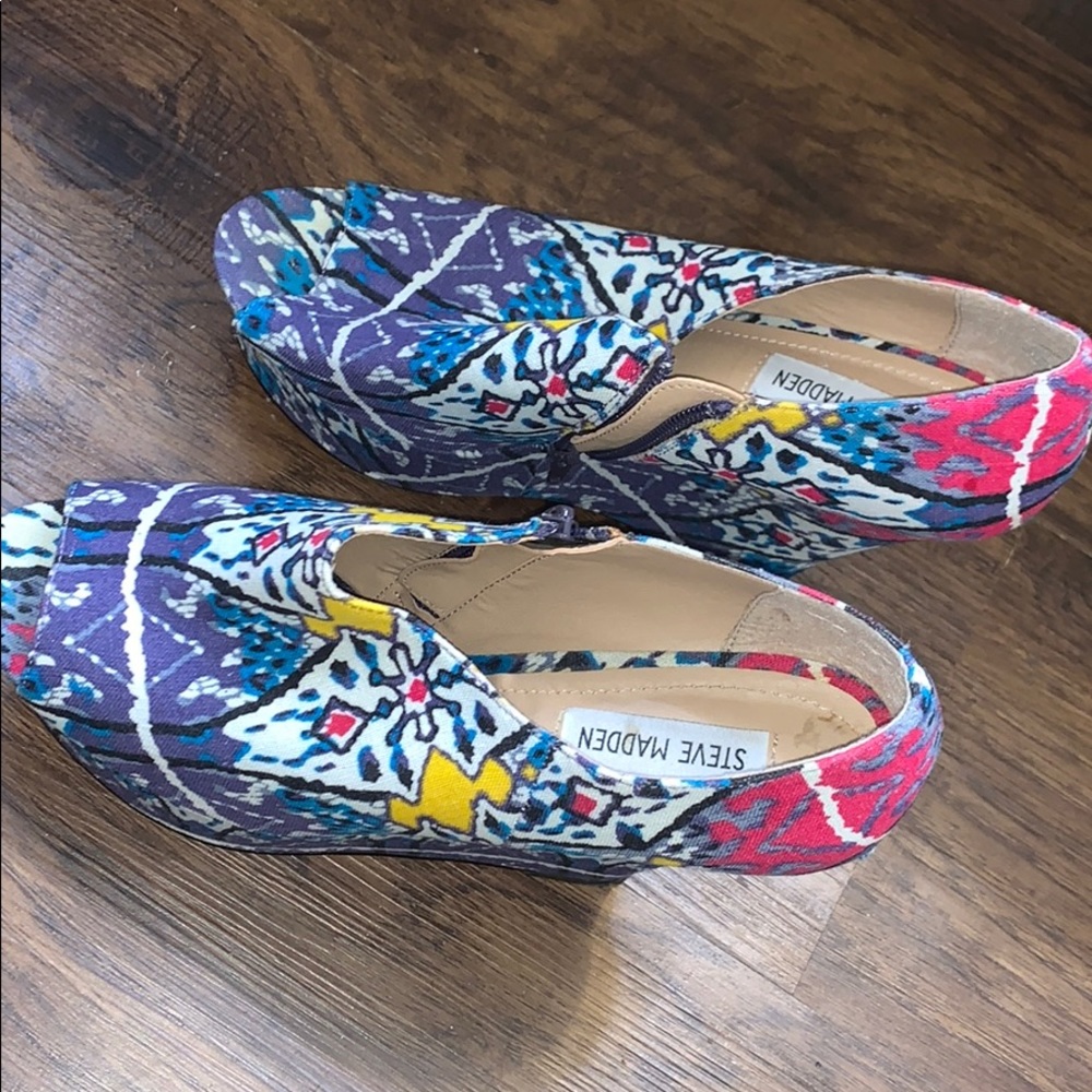 Steve Madden colorful print wedges.